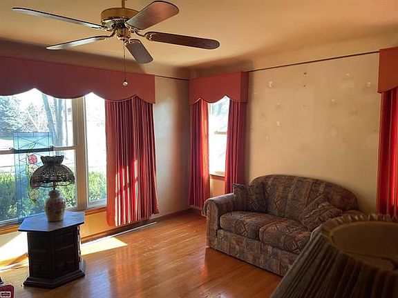 3rd image of 30021 Maison St