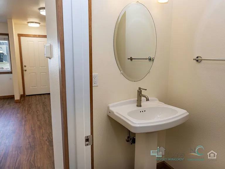 720 Avenue G — Photo 4
