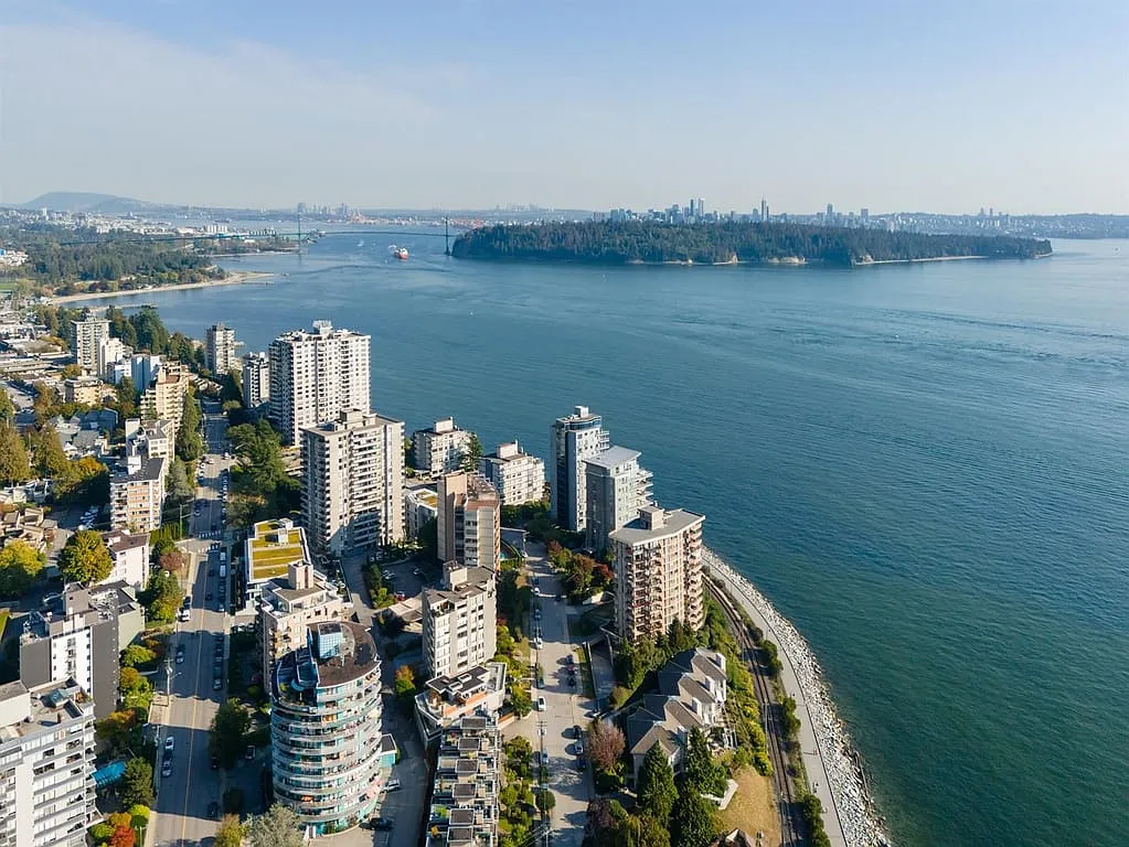 Bellevue Tower — Photo 3