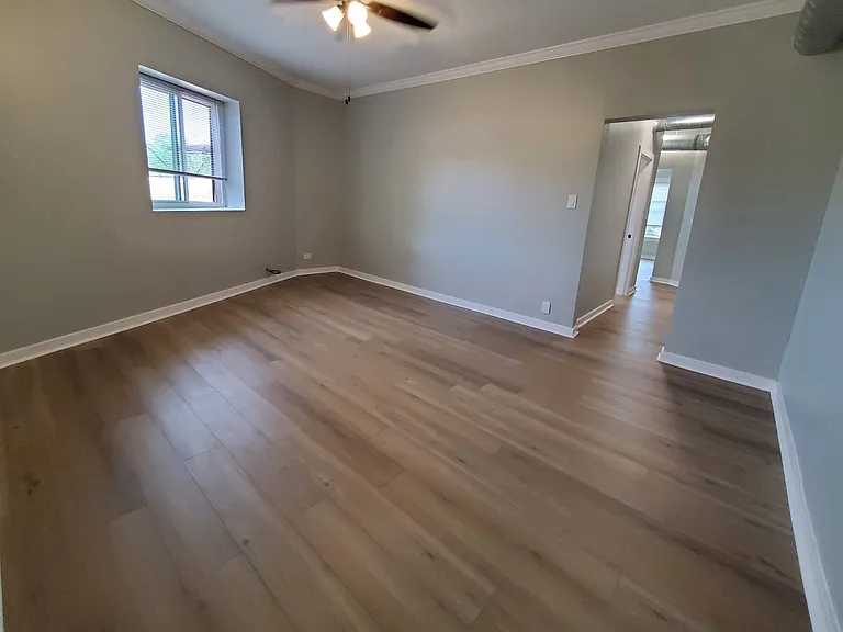 2064 W Hutchinson St #3 — Photo 6