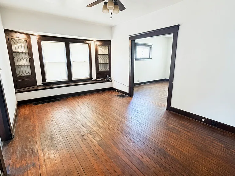 10609 Bernard Ave — Photo 8