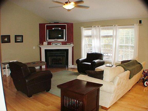 Living Rm-View 2