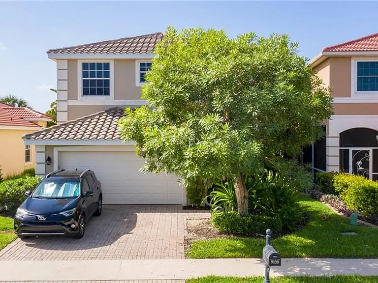 9139 Spring Mountain Way — Photo 1