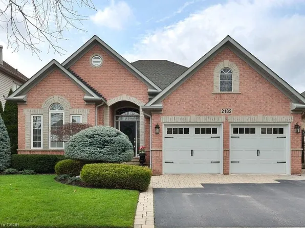 2182 Turnberry Rd, Burlington, ON L7M 4P9