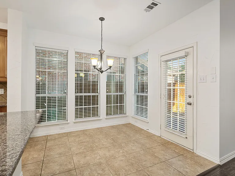 1181 Capital Dr — Photo 10