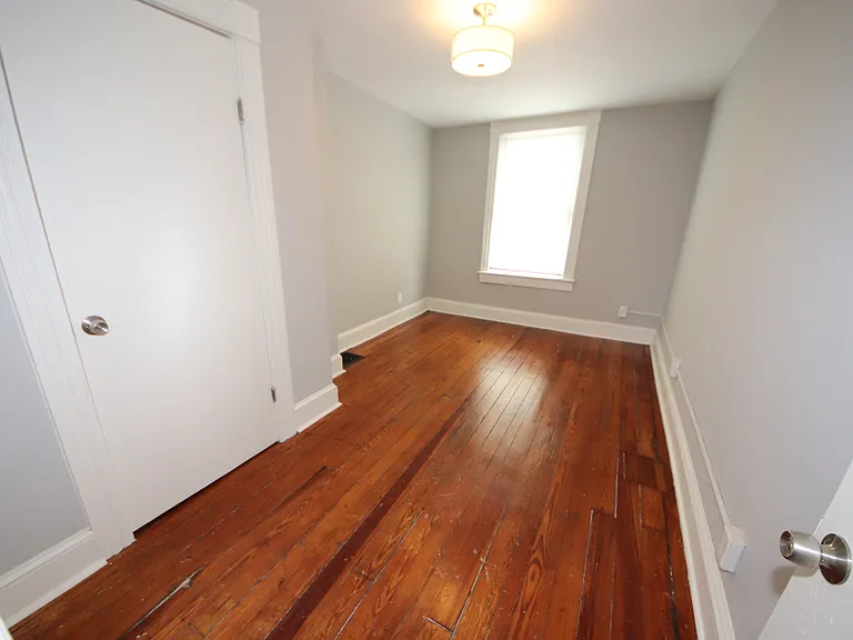 1419 Light St — Photo 23