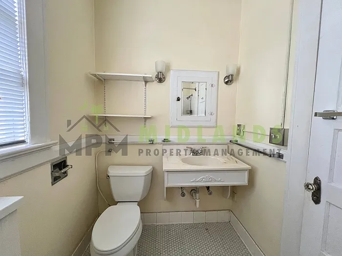 2501 Blossom St — Photo 34
