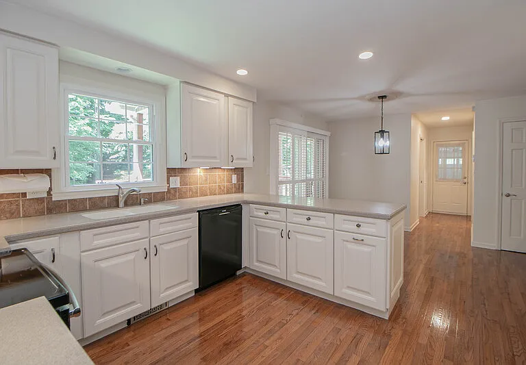 815 Shady Bluff Trl — Photo 7