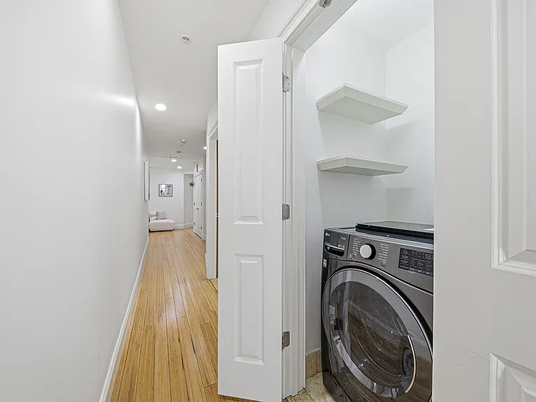 55 Temple Pl #4 — Photo 17