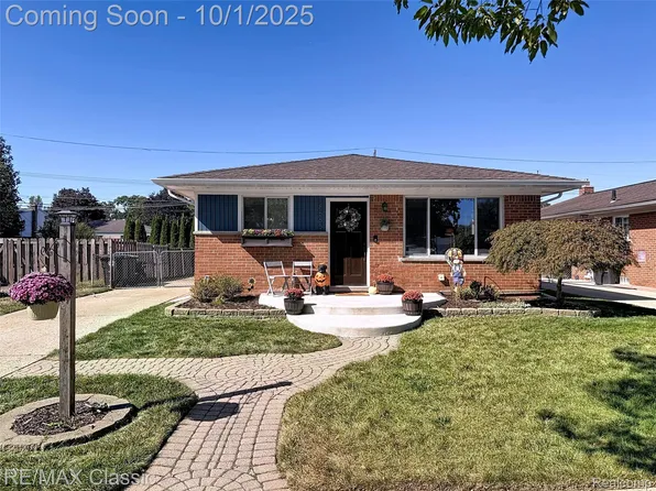 18565 Sunset St, Livonia, MI 48152