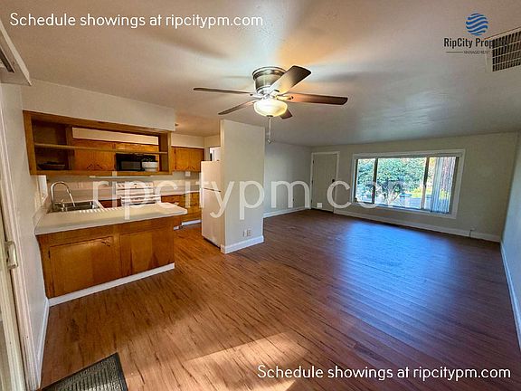5th image of 11430 SW 121st Ave