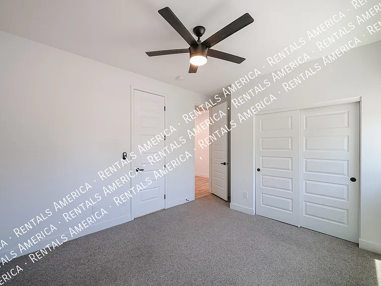 2418 E Amelia Ave — Photo 26