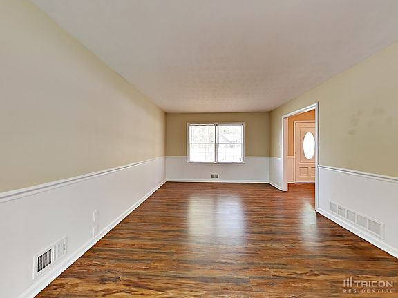 2nd image of 6055 Lakeshore Dr SE