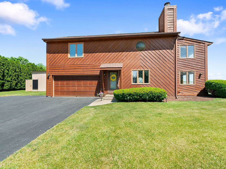 1st image of 216 Sunshine Dr