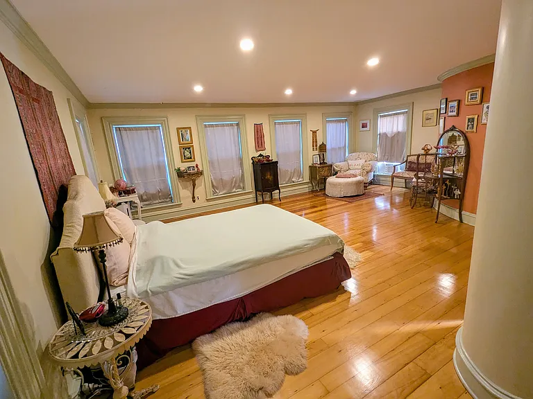 14 Highland Ave — Photo 16