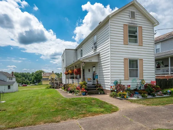 111 High St, Marietta, OH 45750