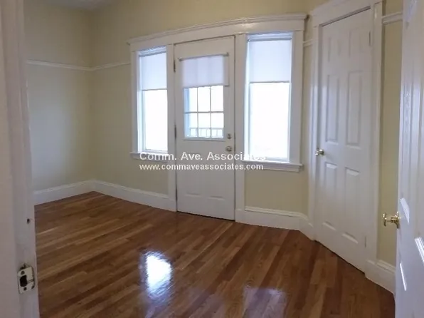 21 Roseclair St, Dorchester, MA