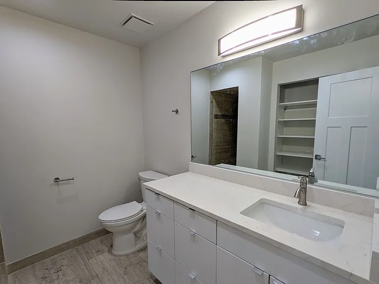 529 E 5300 S — Photo 26