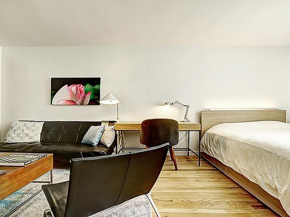 2nd image of 150 E 27th St APT 3B