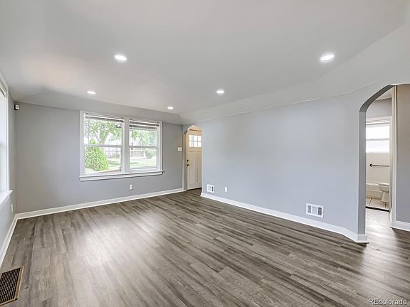 5th image of 1187 Syracuse Street