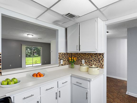 5th image of 803 Lucaya Dr #803