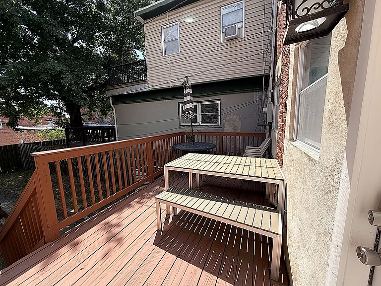 881 W Lombard St — Photo 8