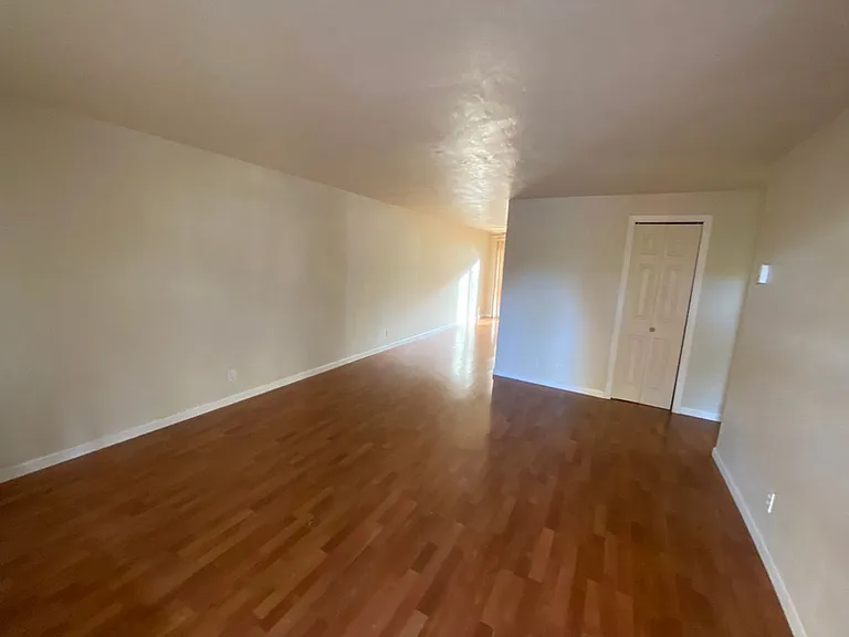 1425 W 8th Ave #4 — Photo 7