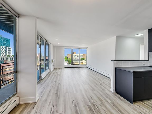 2nd image of 922 North Blvd APT 204