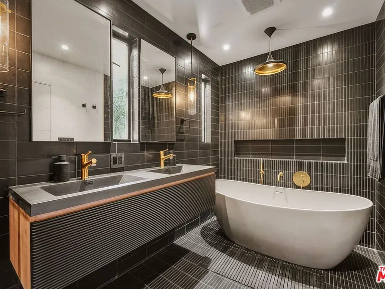 3601 Dixie Canyon Pl — Photo 15