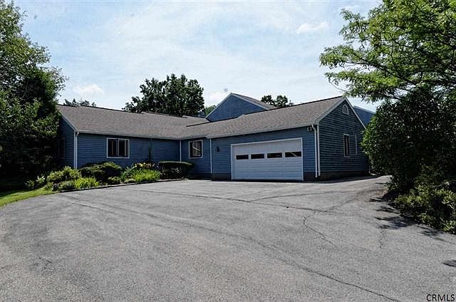 1st image of 12 Saratoga Cir