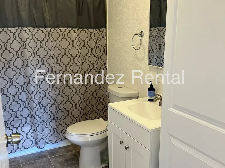 702 Rouse Ave — Photo 3