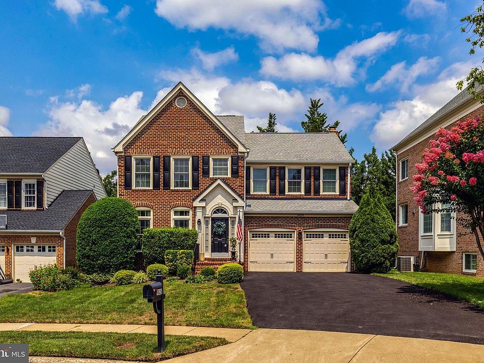 1st image of 9828 Fox Rest Ln