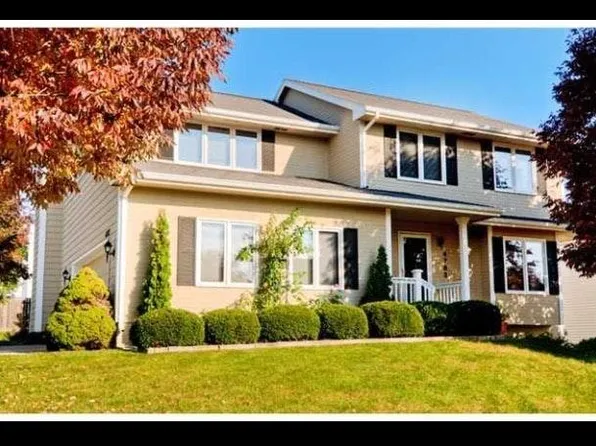 4783 Waterford Dr, West Des Moines, IA 50265