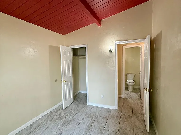4901 Frink Ave — Photo 21