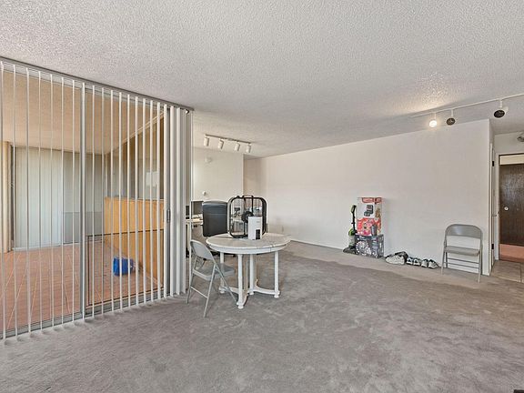 2nd image of 850 20th St #202