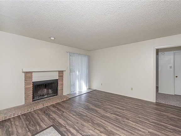 2nd image of 1901 Holleman Dr W APT 501