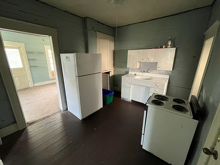 718 S Forest Ave #1 — Photo 3