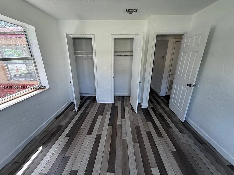 2813 Dewey St #1 — Photo 8