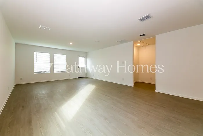 1535 Lanner Meadows Ln — Photo 4