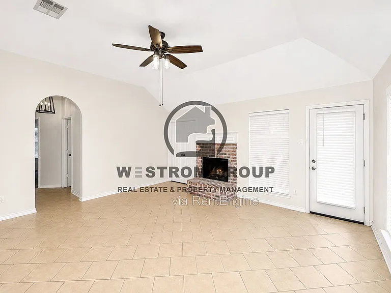 1257 Christopher Ln — Photo 7