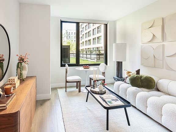 5th image of 54 Crown St #427