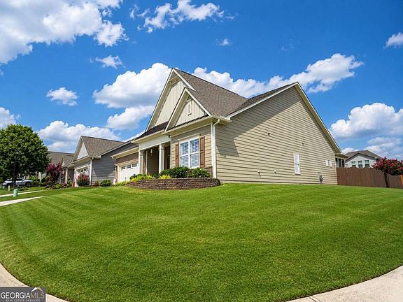 3rd image of 4543 Hidden Creek Dr