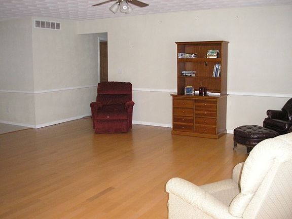 4th image of 7231 Mullinshire Way