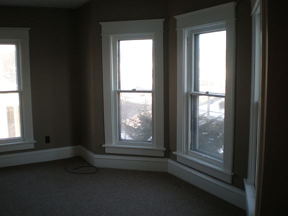 3rd image of 838 Park Ave