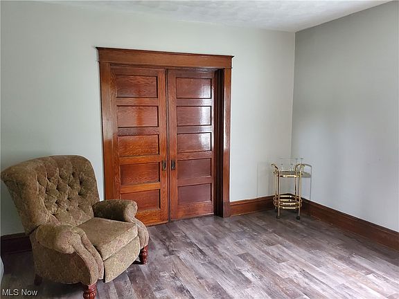 4th image of 343 W La Clede Ave