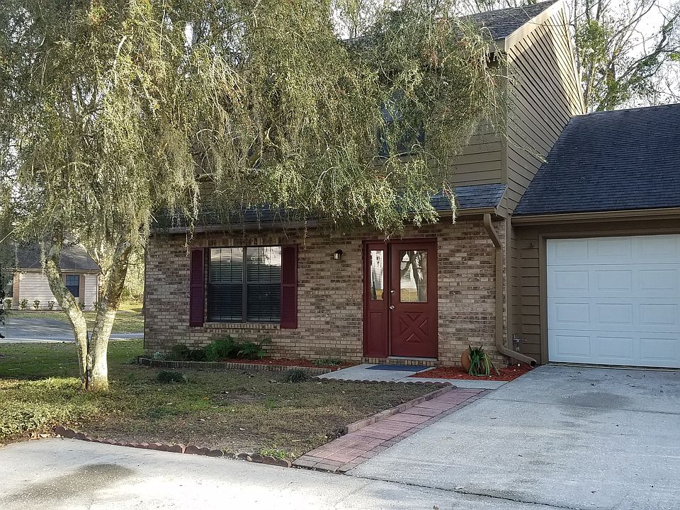 1st image of 901 Candlebrook Ln