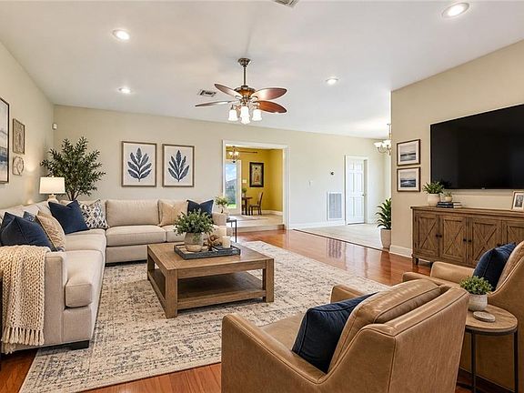 4th image of 2905 Debouchel Blvd