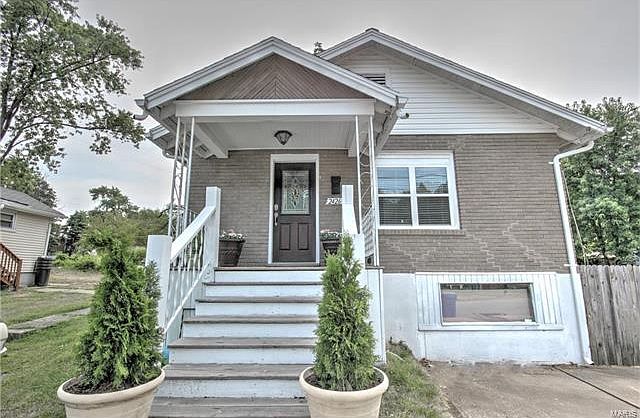 1st image of 2426 E Milton Ave