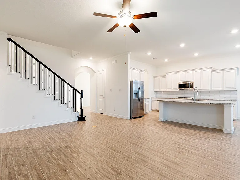 1403 Woodson Ridge Ln — Photo 7