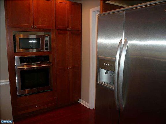 5th image of 1110 Lombard St APT 23